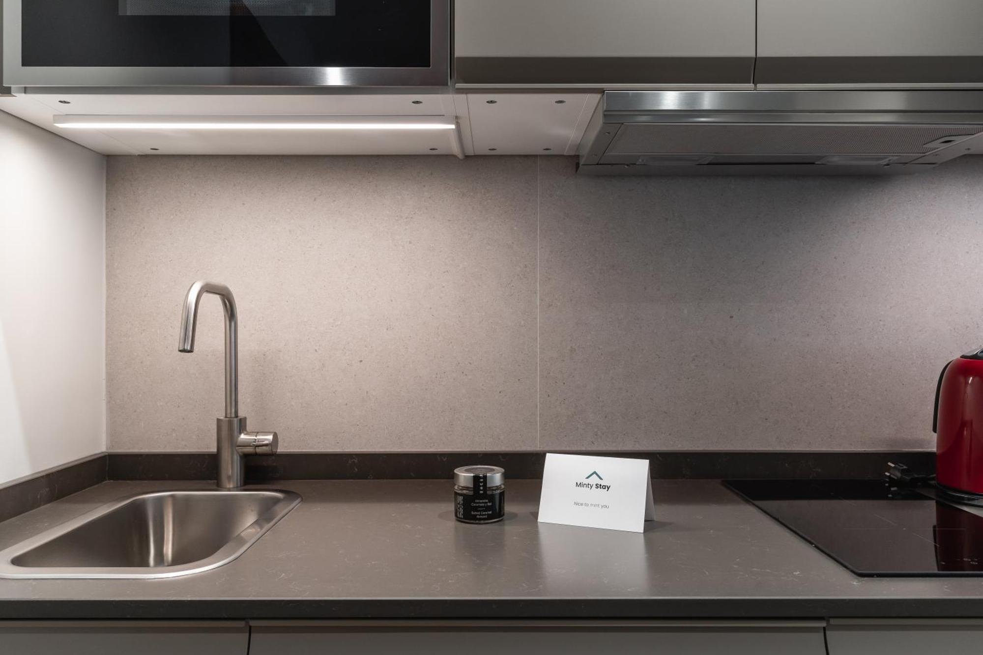 Laurel-Mintystay Apartments Madrid Luaran gambar